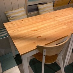 IKEA テーブルのみの画像