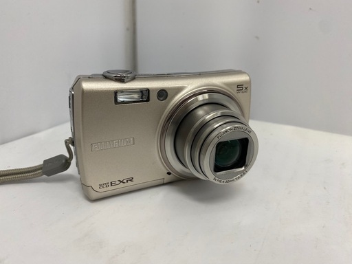 FUJIFILM デジタルカメラ FinePix  F200 EXR シルバー FX-F200EXR S 2mvetro Amazon | FUJIFILM デジタルカメラ FinePix F200 EXR シルバー