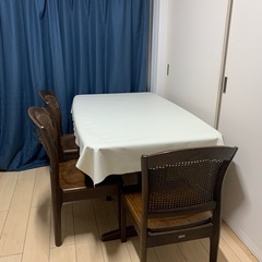 ダイニングテーブル＆椅子4脚セット（中古・傷あり）