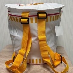 カップヌードルリュックサックの画像
