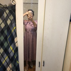 2点色違いのサイズＬの上品なワンピースです。の画像