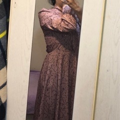 2点色違いのサイズＬの上品なワンピースです。の画像
