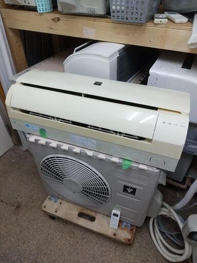 日立６畳エアコン分解洗浄済み２０１４年 Amazon | 日立 清潔 エアコン 6畳 2.2kW RAS-D22R(W)/SET 白く