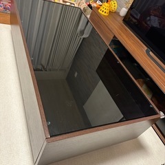 センターテーブル　ガラス天板