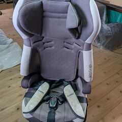 コンビ ジョイトリップ エアスルー GC ジュニアシート