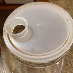 梅漬けるなどの瓶　中古　の画像