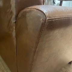 【24日まで】クラシカルな茶色い2人掛けソファの画像