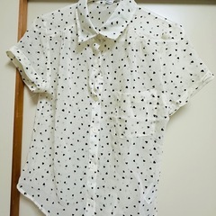 (取引中)Forever 21 ハート柄 半袖シャツ S/P シアーの画像