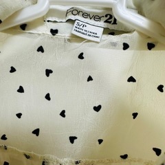 (取引中)Forever 21 ハート柄 半袖シャツ S/P シアーの画像