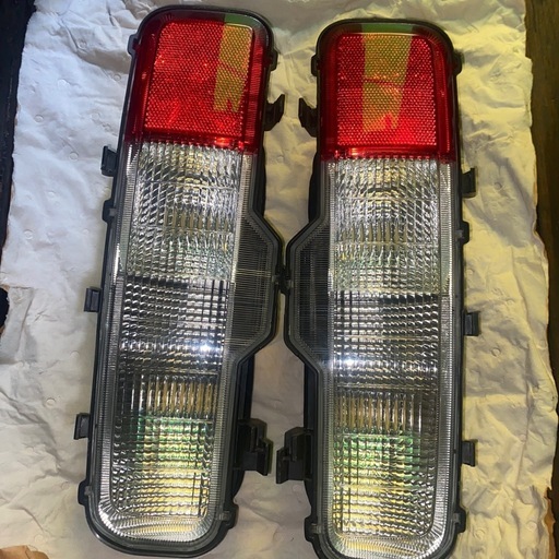 エルグランドE51テールランプ左右