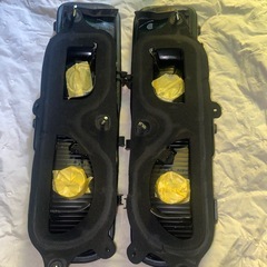 エルグランドE51テールランプ左右の画像