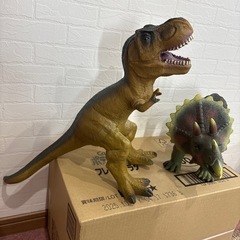 ソフビ　トリケラトプス　Tレックス　　
2つセットの画像