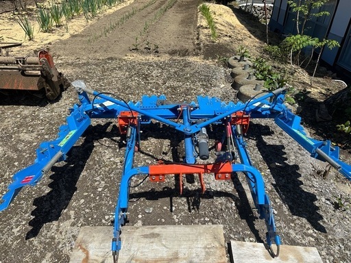 代掻きロータリー用の水平機です。20〜30馬力のトラクターで使えます。