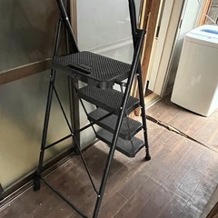 滑り止め付き　広い　脚立　はしご