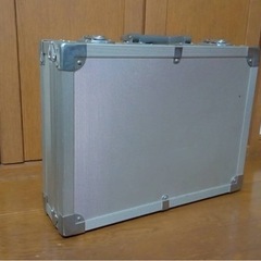 アルミ型トランクケース　ジュラルミン