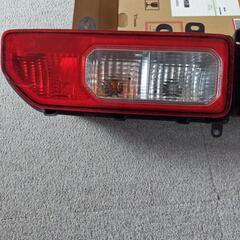 美品、現行型ジムニー用のテールライト左右セット。軽トラのカスタム...