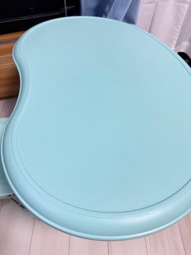 子供用昇降式デスクとチェア、ほぼ新品。