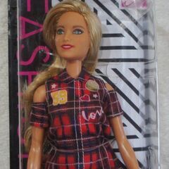☆Barbie GBK09バービーファッションニスタ レッドチェック◆多様性のダイバーシティの画像