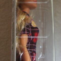 ☆Barbie GBK09バービーファッションニスタ レッドチェック◆多様性のダイバーシティの画像