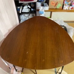 三角テーブル