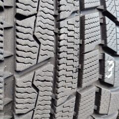 205/60R16【2018年製・中古4本・7.7～8.3mm溝】スタッドレスタイヤの画像