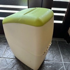 アップリカ　におわんポイ　おむつ入れ　の画像