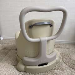 ベビーチェア 定価17000円の画像