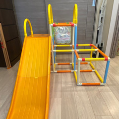 すべり台付きジャングルジム