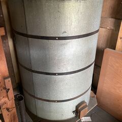 ドラム缶サイズの容器