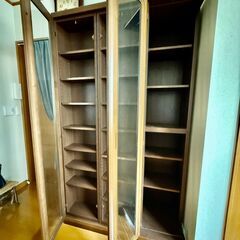 師匠から頂いた高価な本棚。１０年たっても新品同様です。