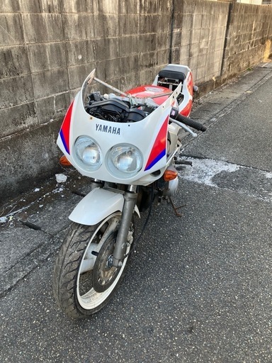 ヤマハ　FZR 400不動部品取り車　引き取り希望