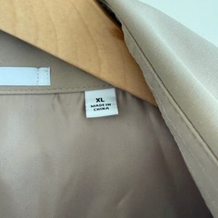 ユニクロ 春物ベージュ ダブルブレスト トレンチコート Women XL
の画像