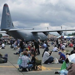 横田基地「日米友好祭2025に　行きませんか？ - 友達