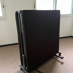 折りたたみベッド　背上げ式