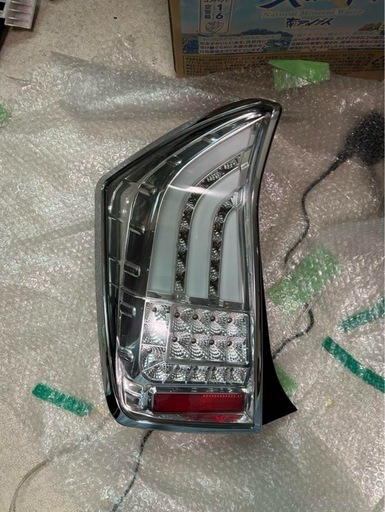 30プリウス クリスタルアイ クリアテール