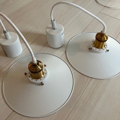 ニトリの電気傘　2個　照明の画像