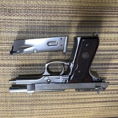 WE M92F GBB シルバー　おまけつき