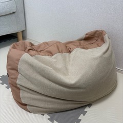 おやすみたまご　Ｃカーブクッション　　　の画像