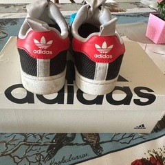 adidas靴の画像