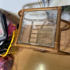 籐家具　サイドテーブルの画像