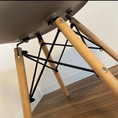 イームズチェア　人気グレージュの画像