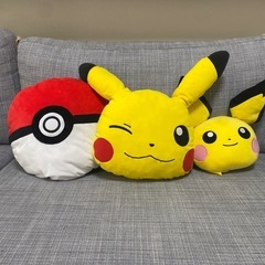 ぬいぐるみ　ピカチュウ　ポケモン