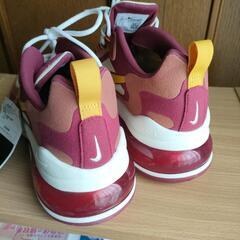 ナイキ スニーカー NIKE AIR MAX 270 REACTAO4971-601 メンズの画像