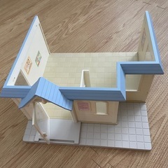 シルバニアファミリー　水色の屋根の病院の画像