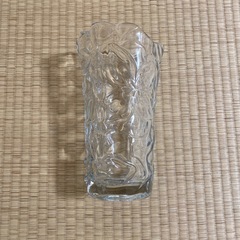 透明　花瓶