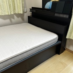 収納付きベッド　セミダブル