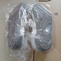 キッズ男の子の靴 17cm　200円と300円の画像