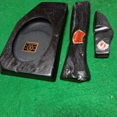 三重県熊野の特産品天然石那智黒硯と筆置き、文鎮のセットの画像