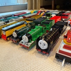 値下げ/プラレール　トーマスの仲間たちまとめ売り(ハッピセットのプラレールおまけつき)の画像
