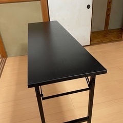 足折り畳める長机2つ　取りに来られる方に譲ります！